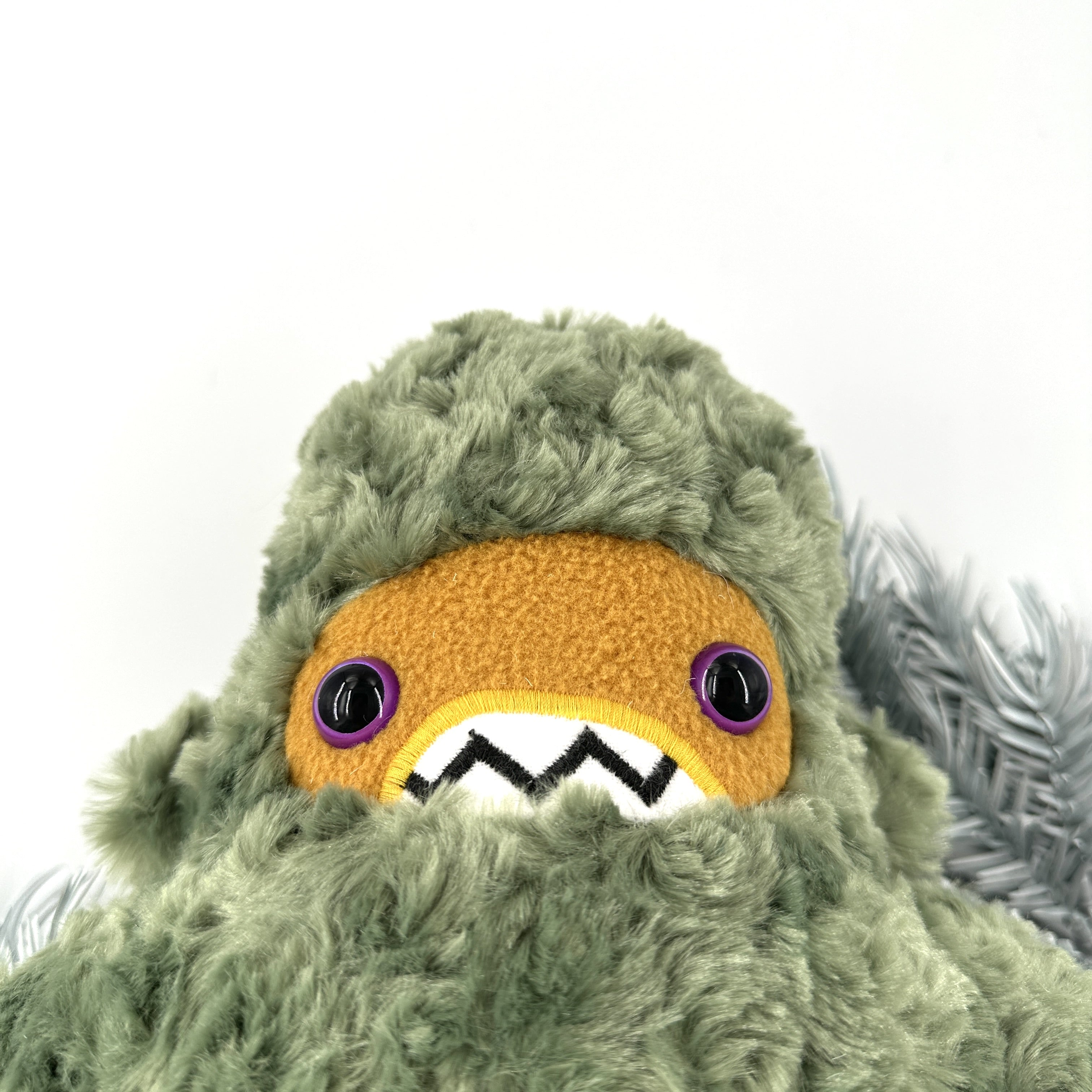Woolly Yeti - sage – Careful it Bites