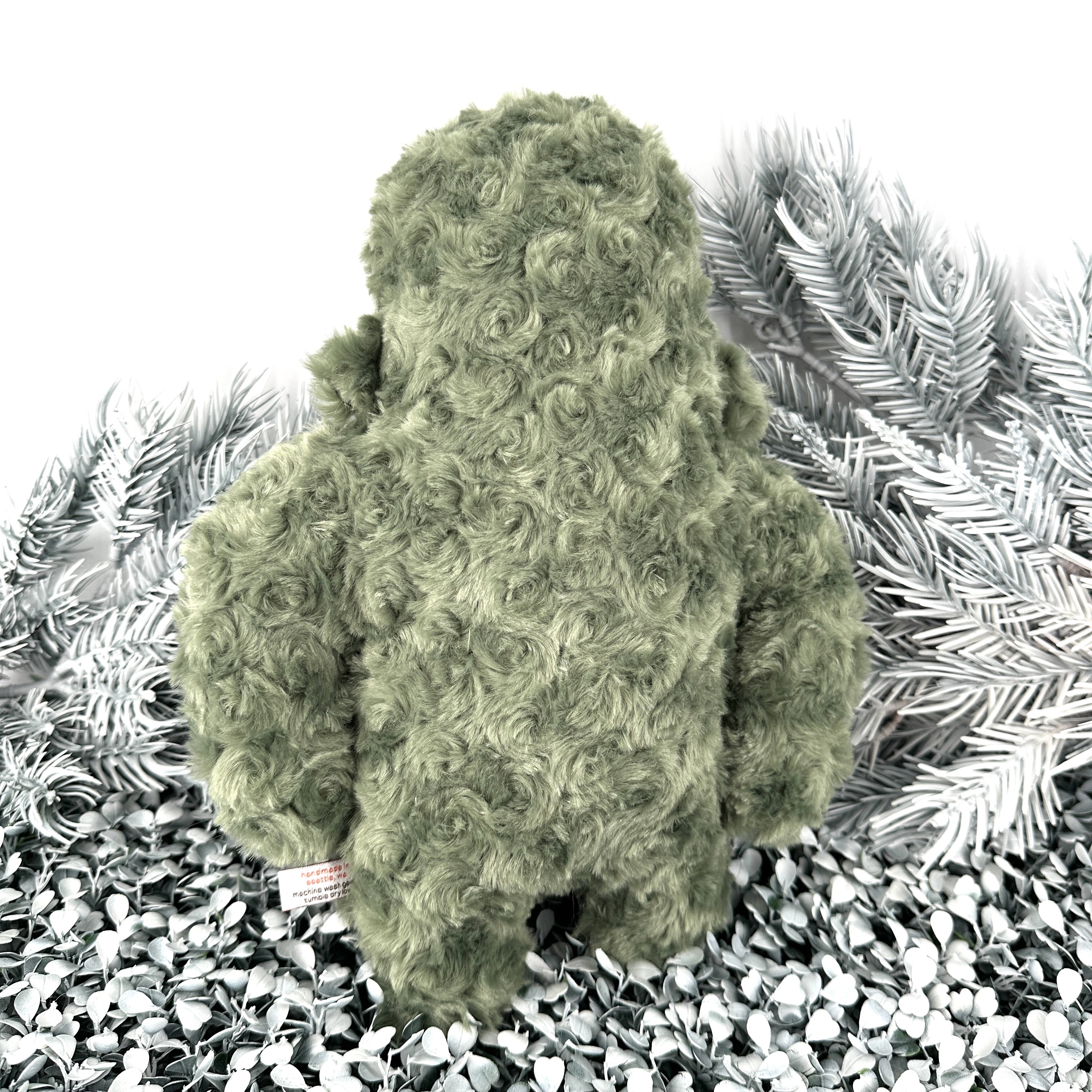 Woolly Yeti - sage – Careful it Bites
